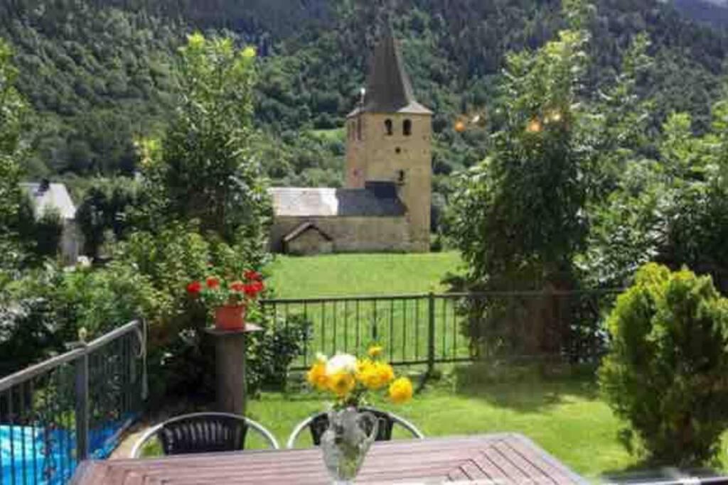 Casa Con Jardin En Garos By Casas Aranesas J Antes Villa Bagian luar foto